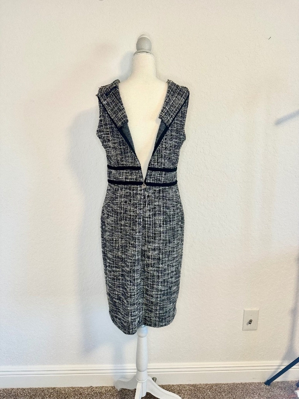 Tommy Hilfiger, Soutache Sheath Sleeveless Dress, Size: M - Picture 6 of 10